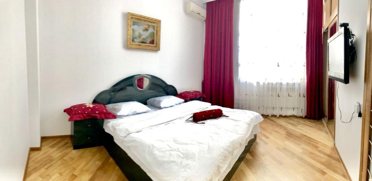 Calm Center Of Baku Apartment Exterior foto