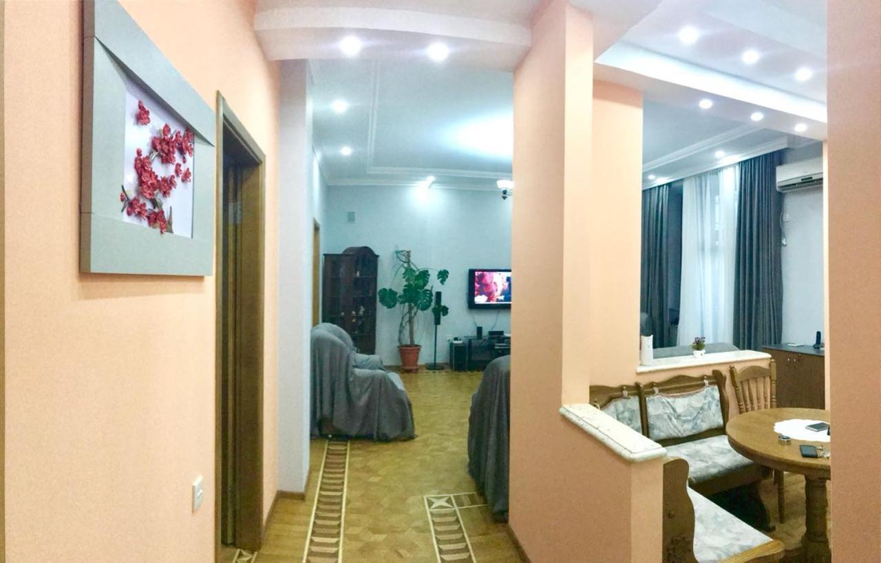 Calm Center Of Baku Apartment Exterior foto